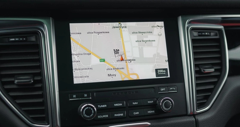 Porsche Macan cena 159999 przebieg: 127366, rok produkcji 2017 z Wojkowice małe 742